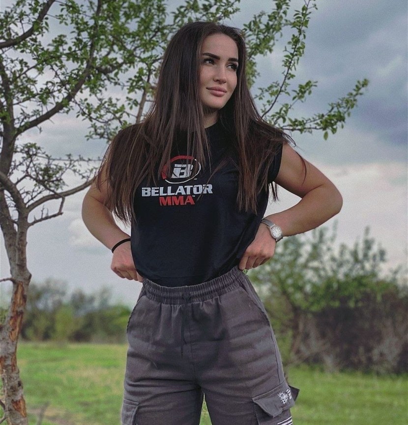 (Mma) Diana Avsaragova