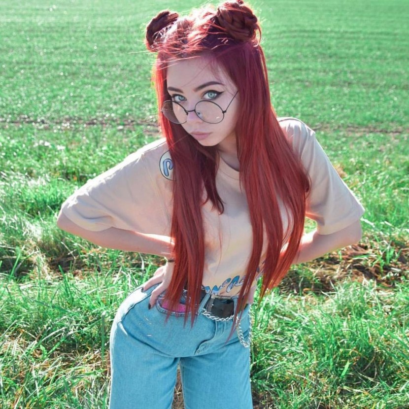 Sweet Fox actress in the forest