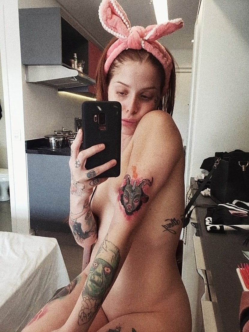 Naked butt of schoolgirls anal