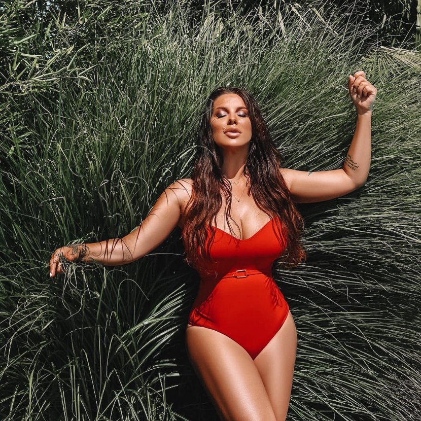 Bobby Starr member in the mouth