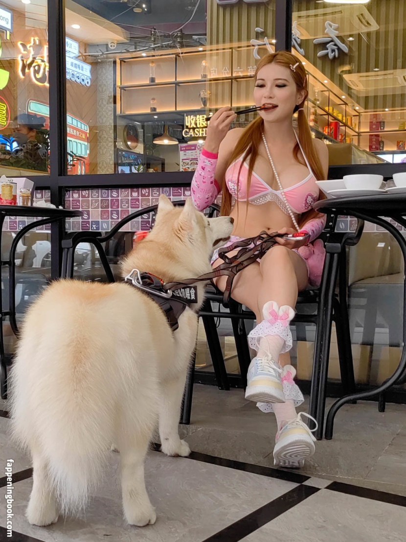 Naomi 'sexycyborg' wu breast naked