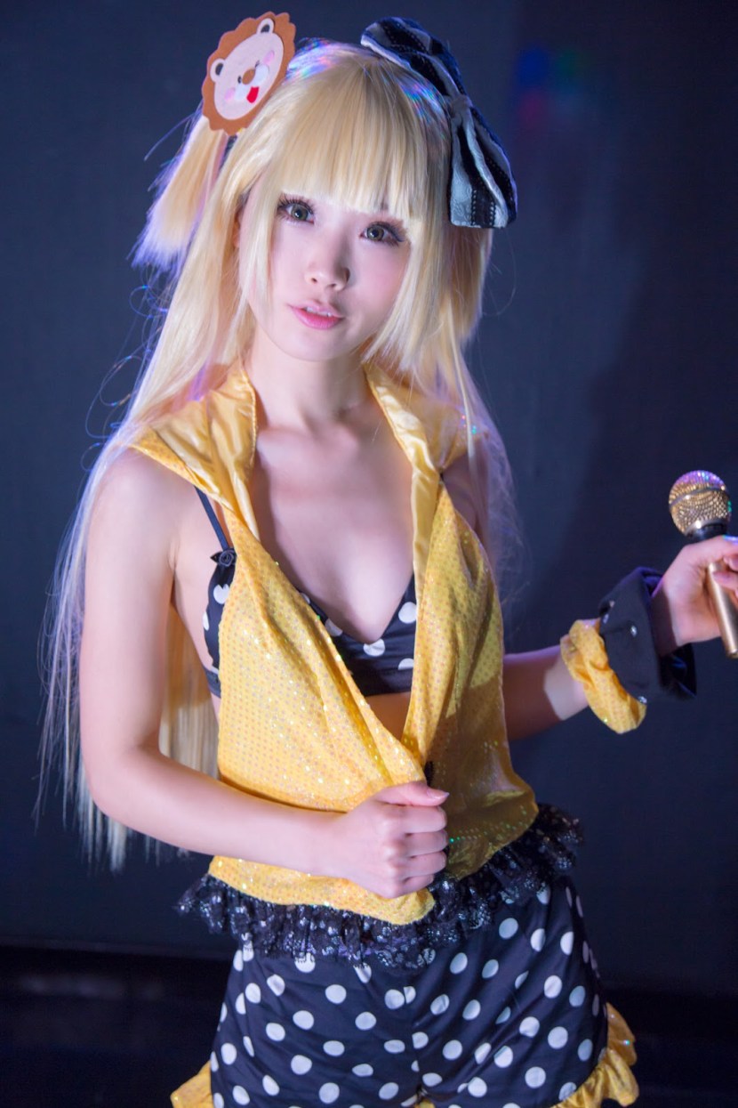 Furri girls on the beach