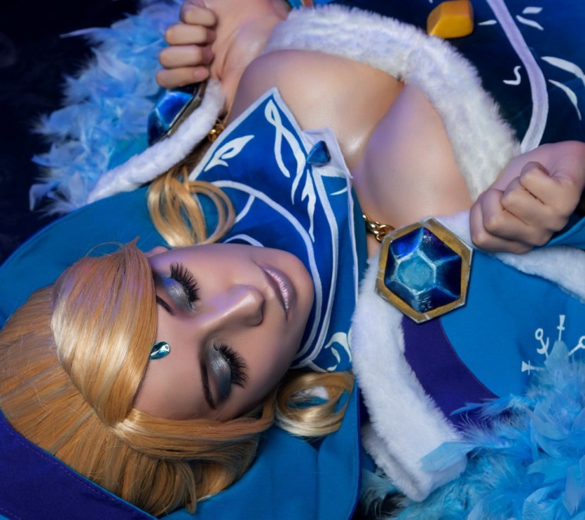 Harley Quinn with a bat