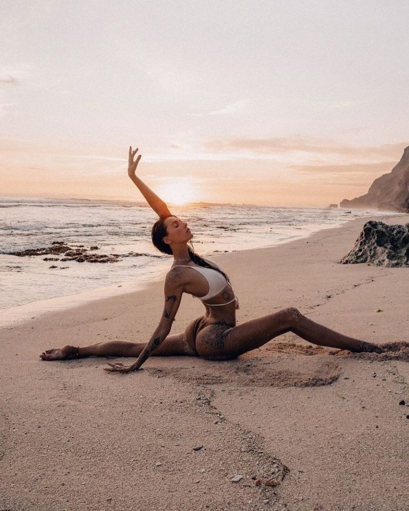 The deflection of the girl