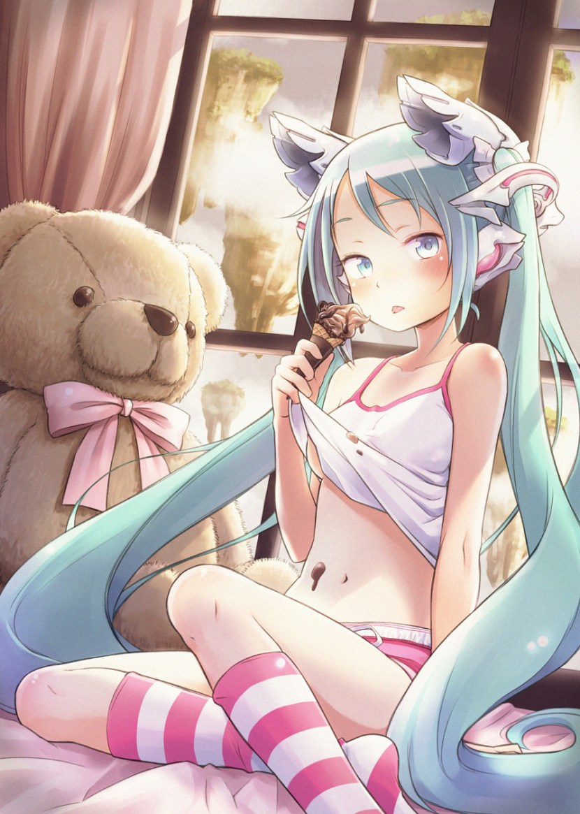 Miku Hatsune +18