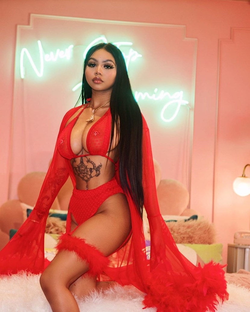 The beauty of Tianna poses XXX