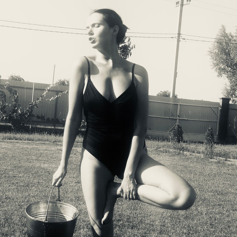 Actress Yana Studilina Naked