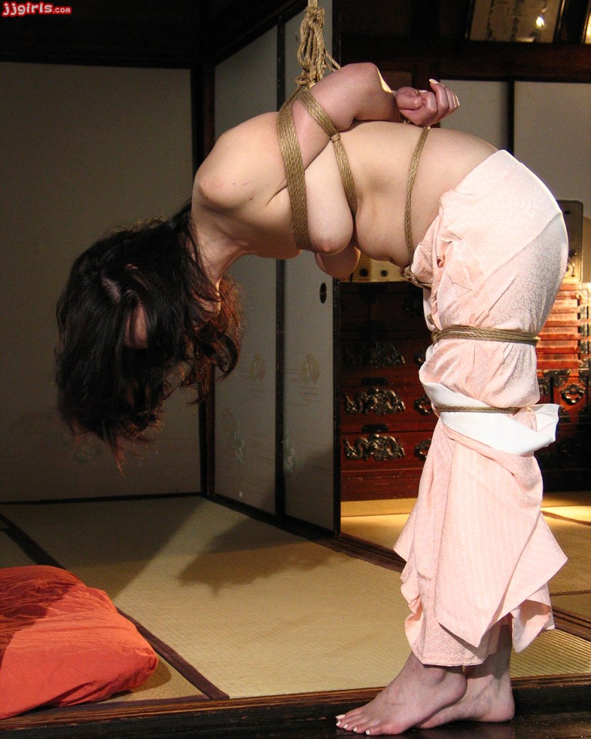 Kirishima Ayako porn actress