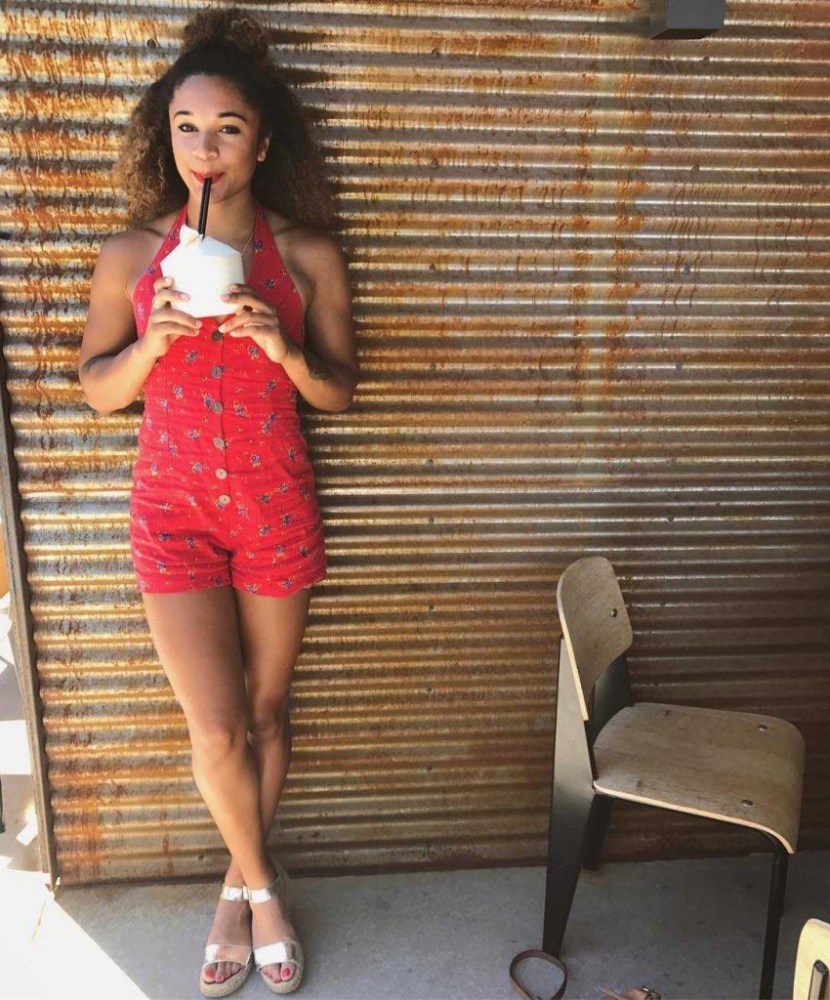 Alicia Williams hot photos