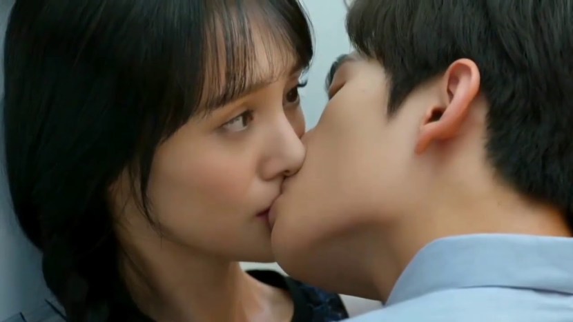 A light smile conquers the world kiss