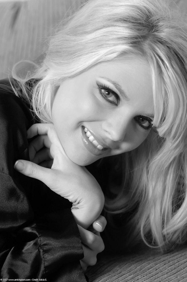 Lolly Gartner (Lolly Gartner) Cumshot