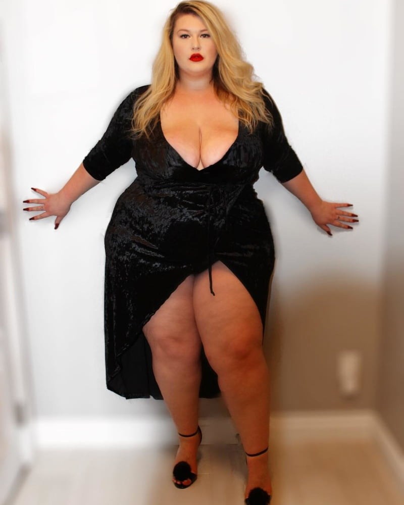 Erotic photo Curvy Sharon
