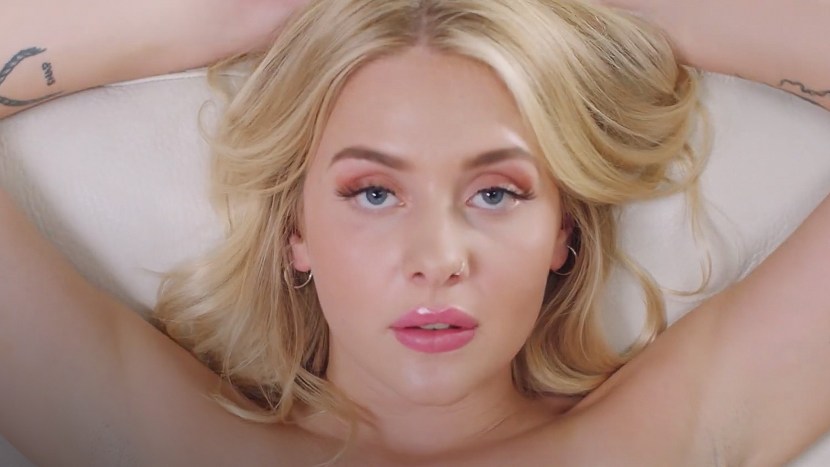 Sangshain model Shows Her Pussy