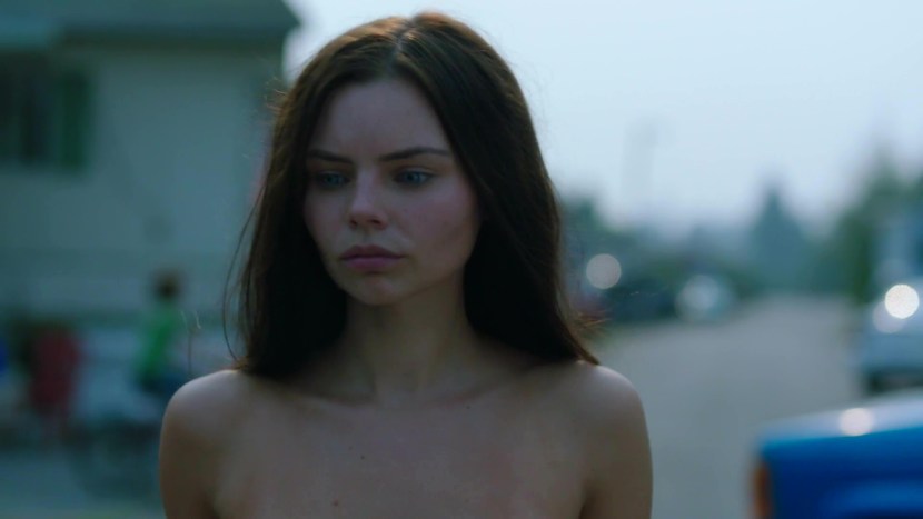 ElinePowell is completely naked