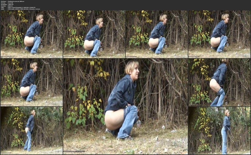 Women's pissing in bushes