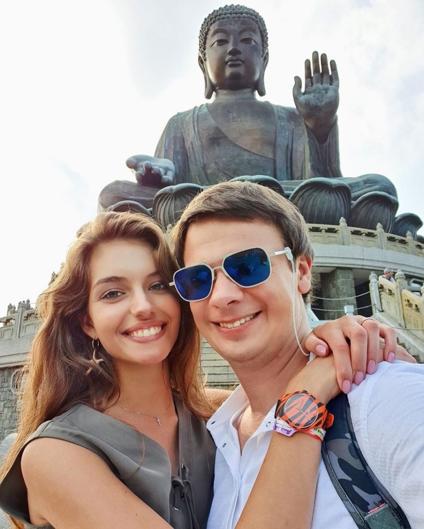 World inside Dmitry Komarov wife