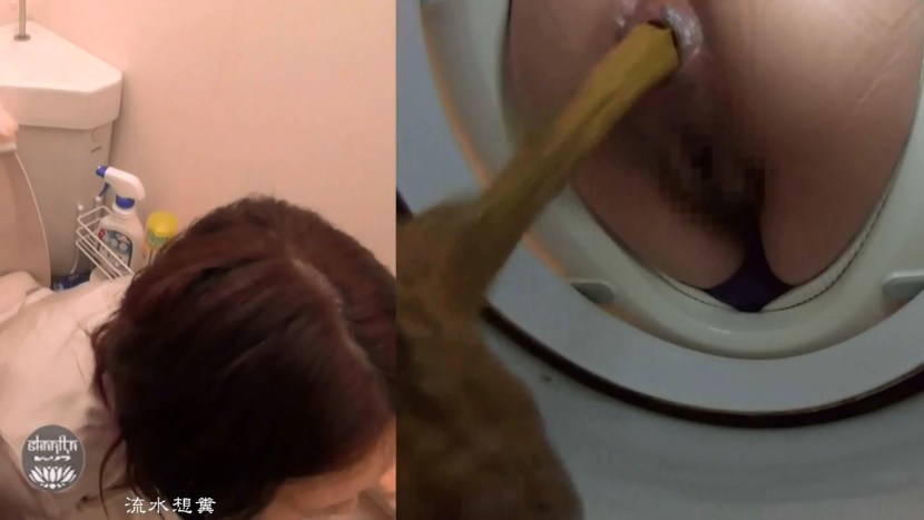 Nude Teenage Girl in Toilet Pussi Pooping