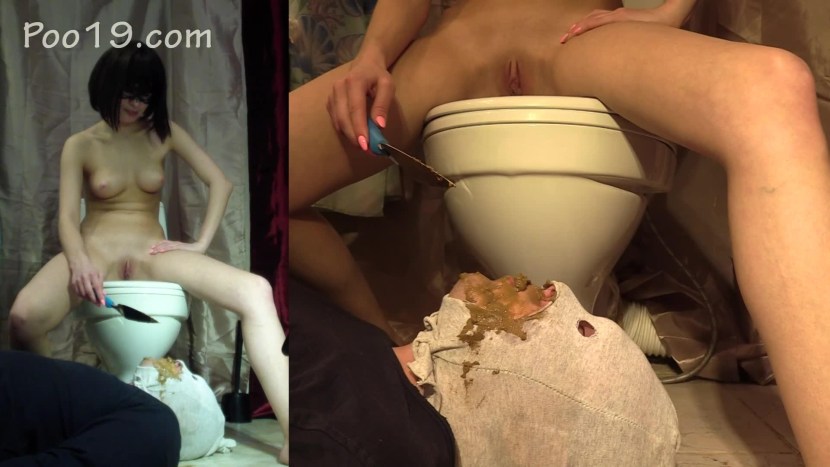 Popa without panties poop