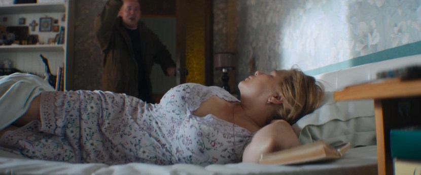 The singer Saltykova is naked