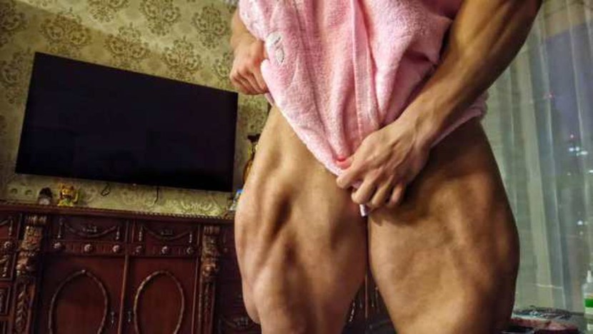 Bodybuilder Lindsay mulinazi nude