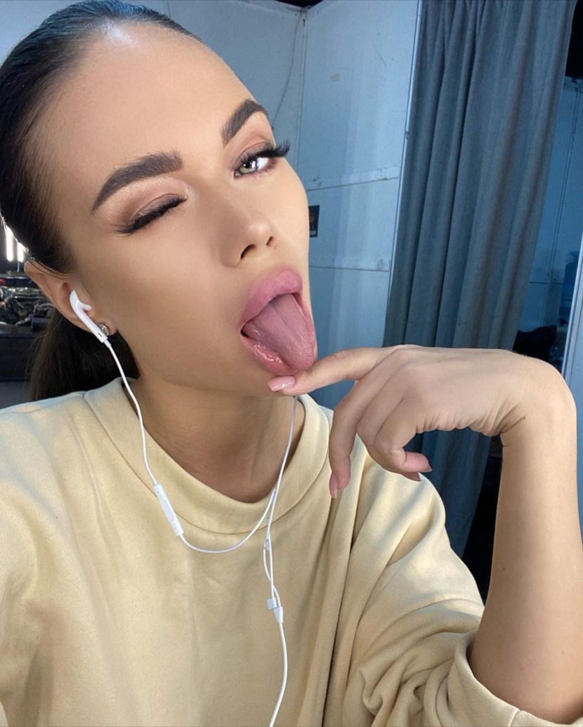 Yana Koshkina stuck out her tongue