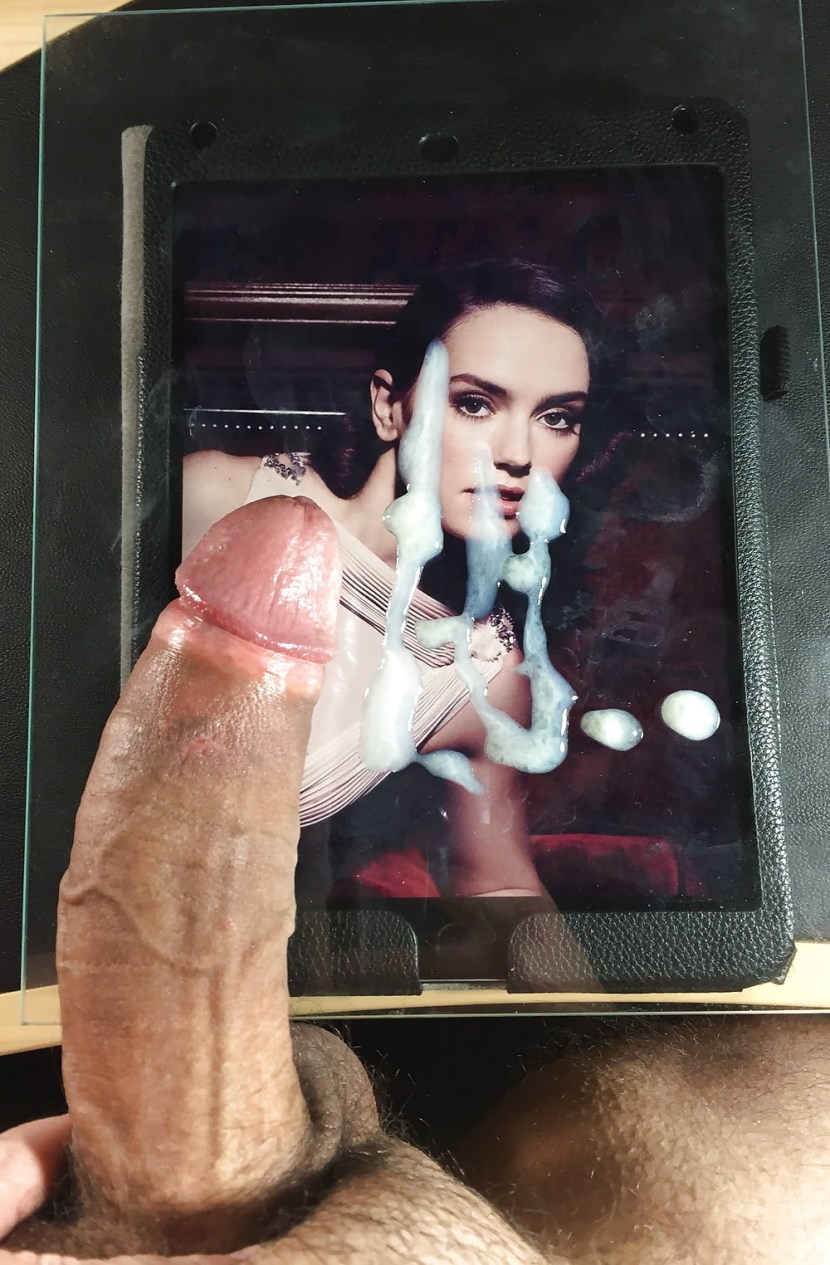 Daisy Ridley Enravity