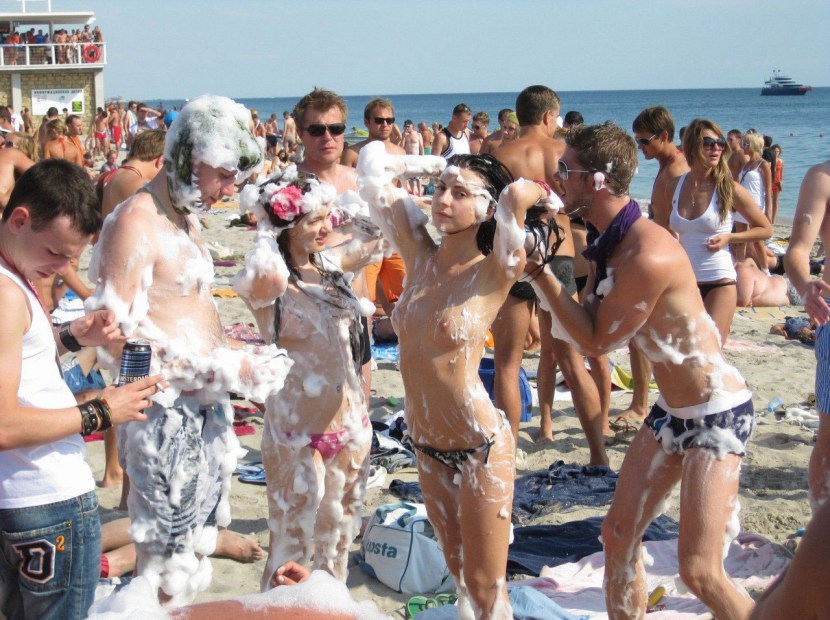 Naked women of Kazantip