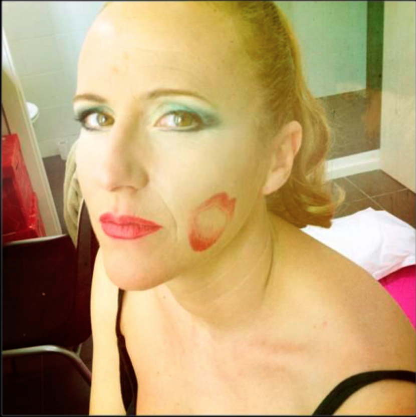 Photographs his wife naked on vacation