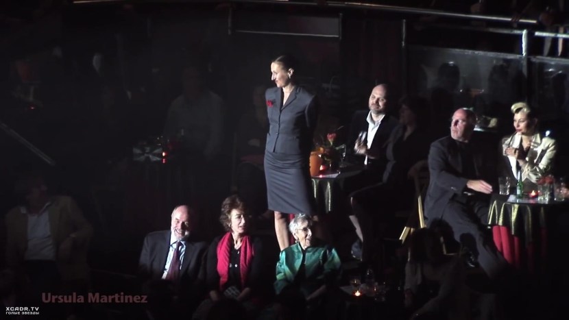 Naked window dressing Antonia on the street