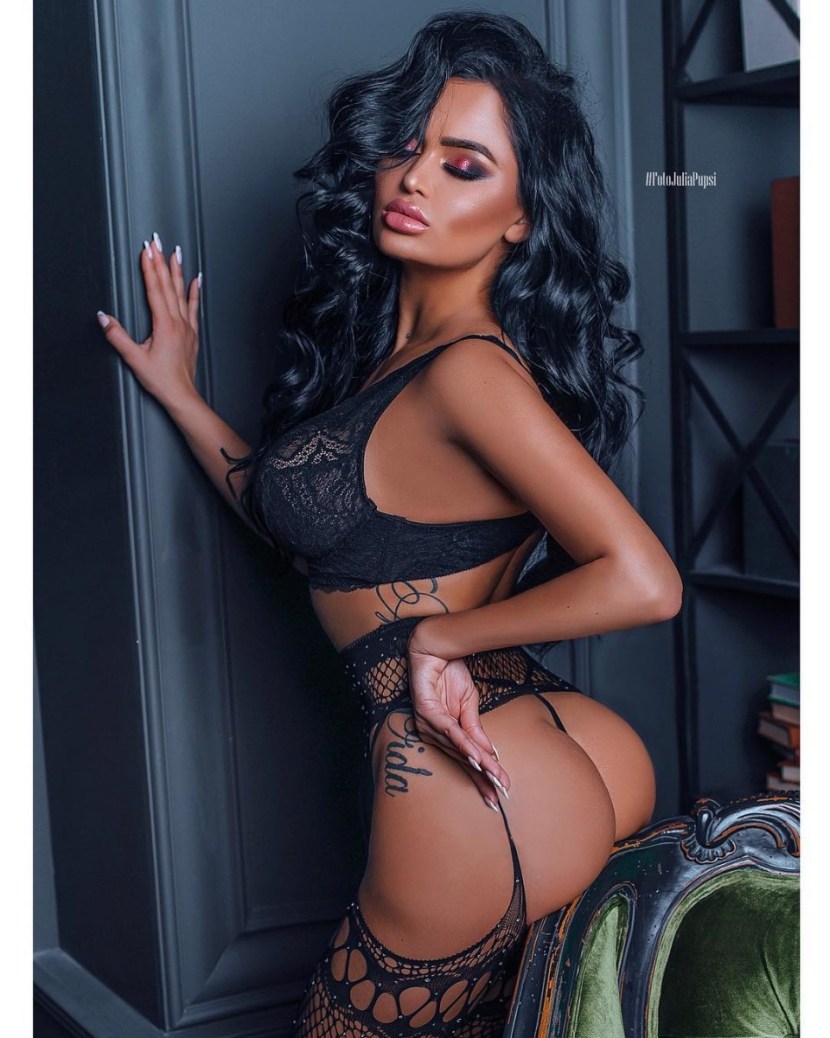 Erotic photos of NITA Marie