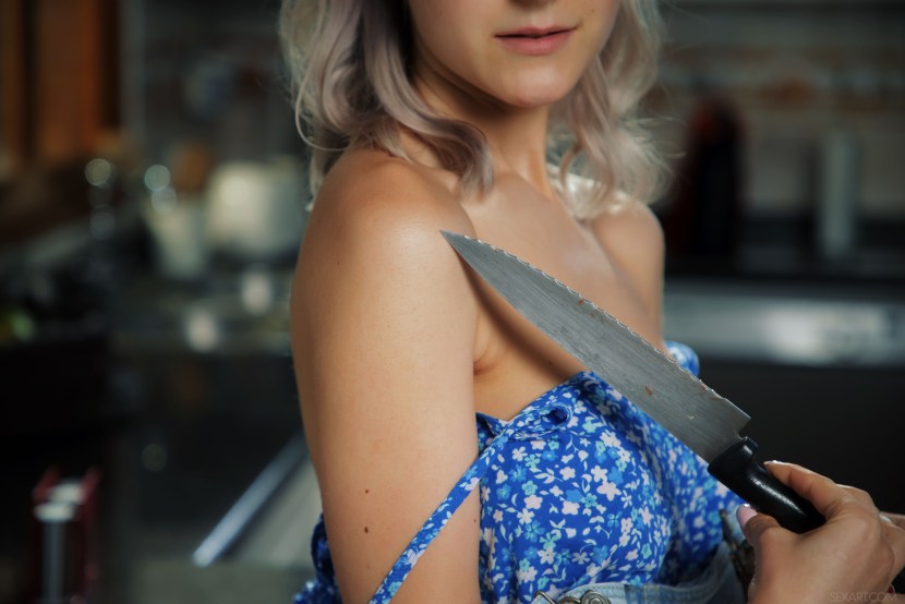 Eva Elfie in blue topic