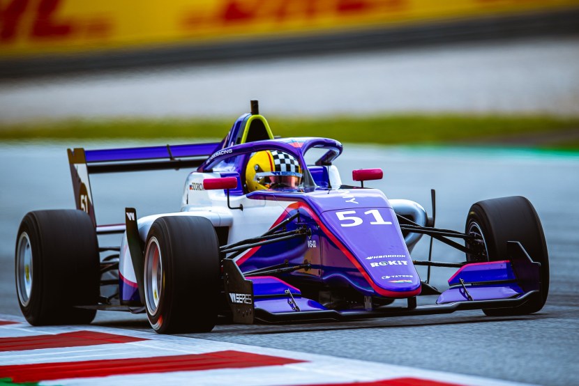 Irina Sidorkova pilots Formula 3 Bolid