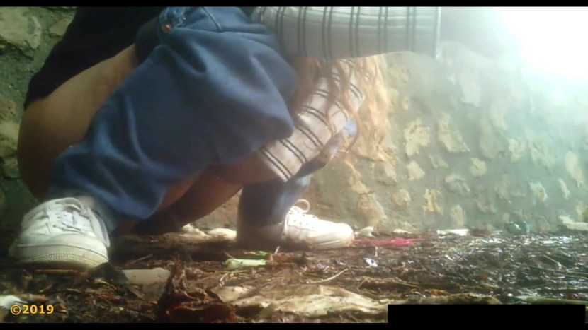 Pissing of Uzbek women