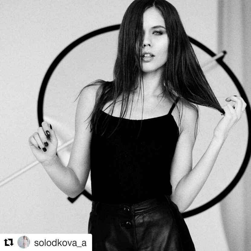 Animashny girls in stockings