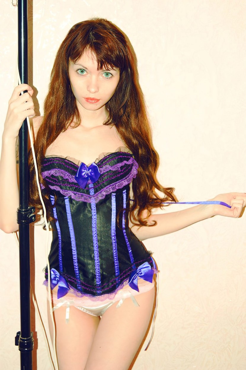 Crossdressers cum on the face