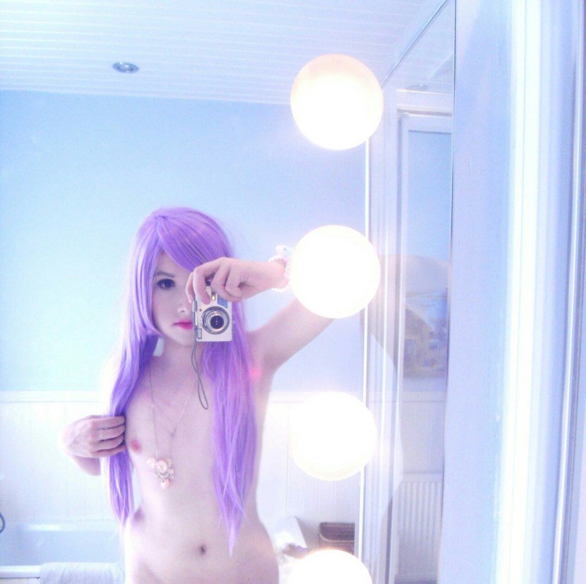 Christina Ricci Life for the line naked