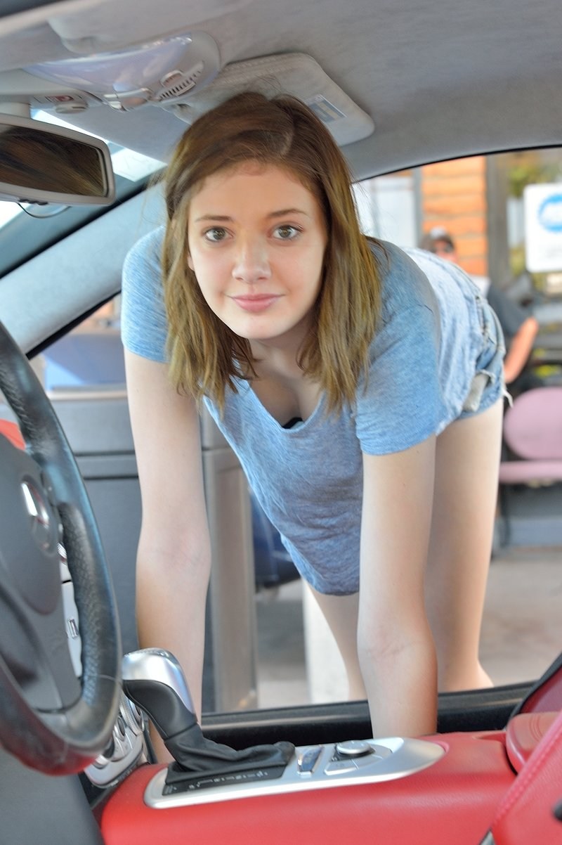 Blaire Ivory in Car (92 photos)