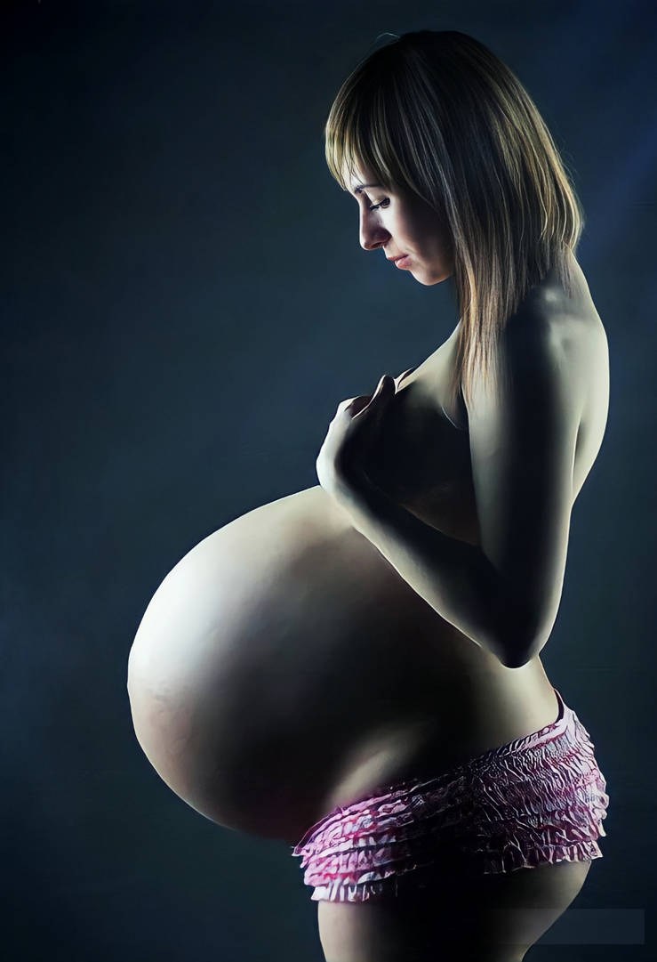 Naked mature pregnant women