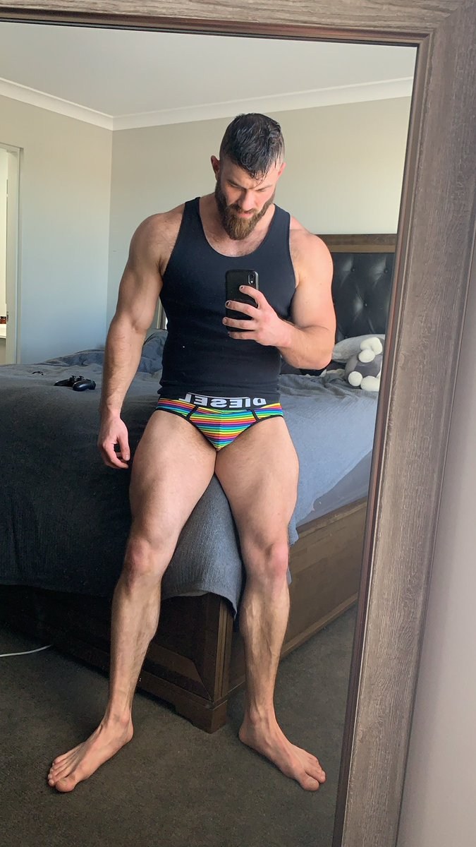 Marshall Price Model Naked Penis