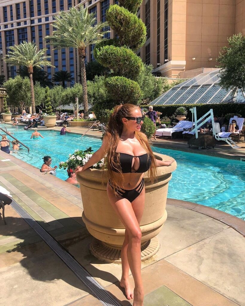 Tania Amazon breasts boobs