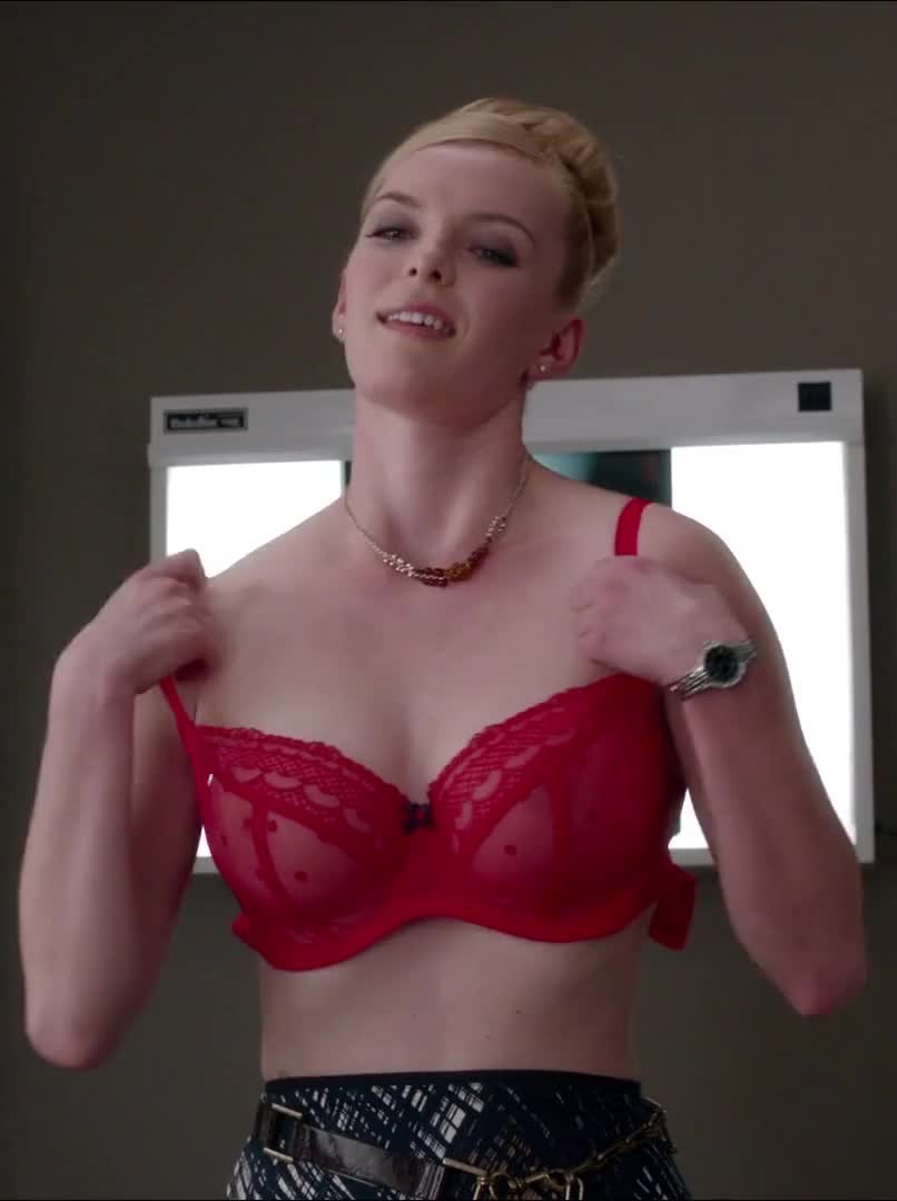 Betty Gilpin (95 photos)