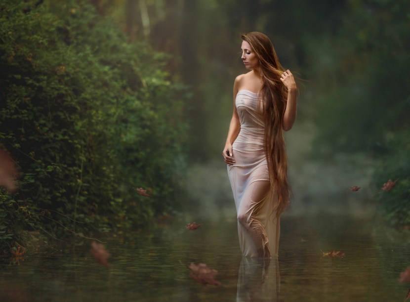 Victoria Dzhanashvili "Curves"