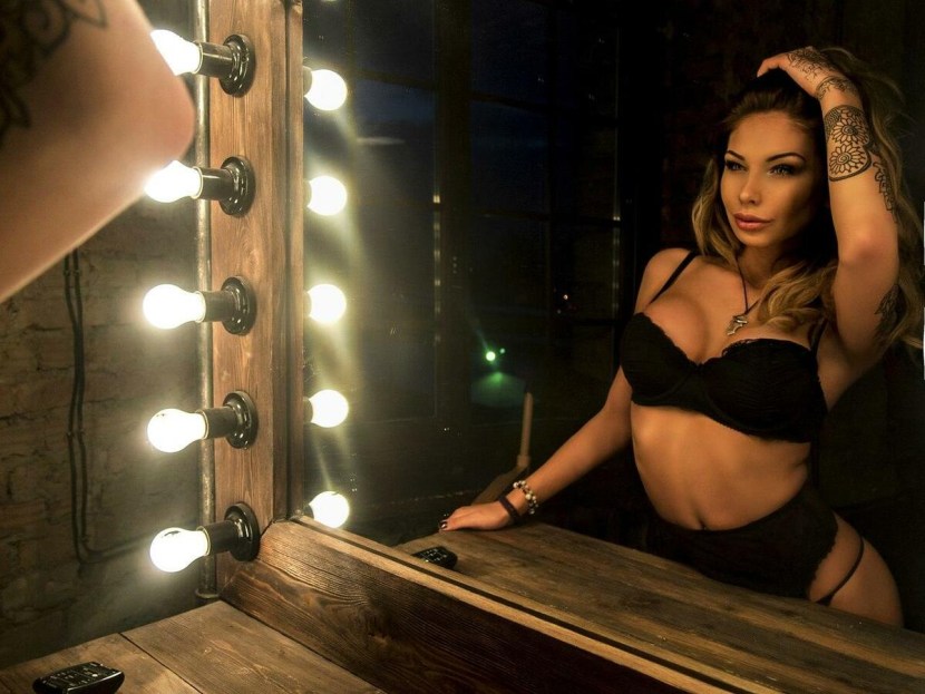 Julia Geltsman naked