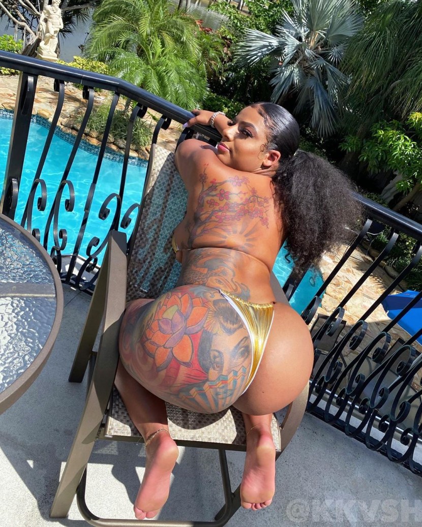 Mikayla Saravia (Mikayla Saravia) Anal