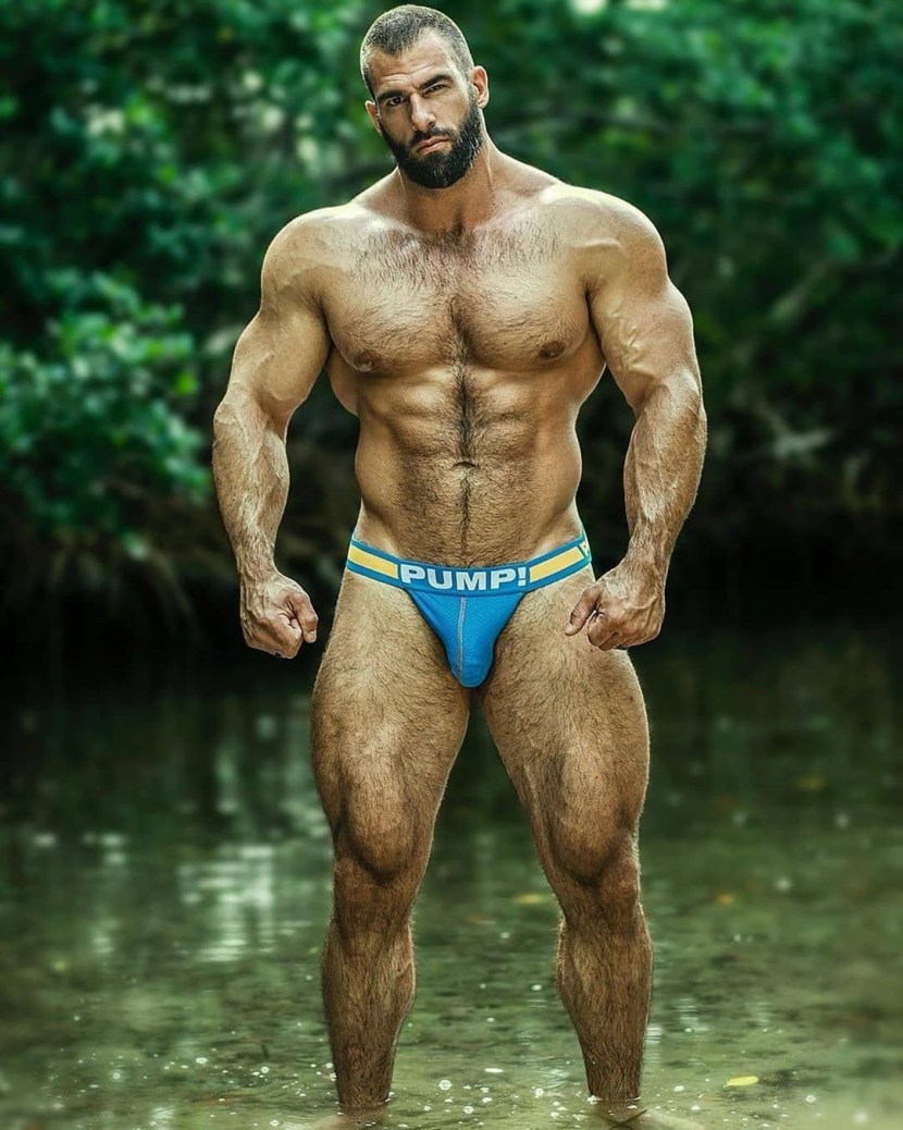 Separate actors in the frame