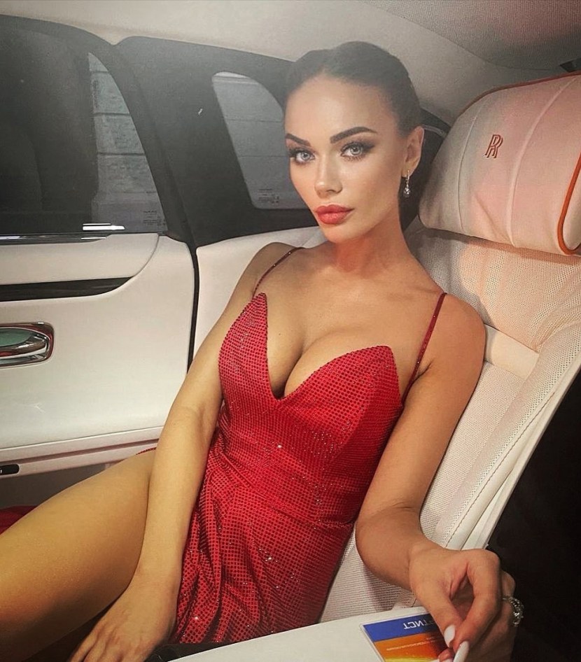 Yana Koshkin is erotic