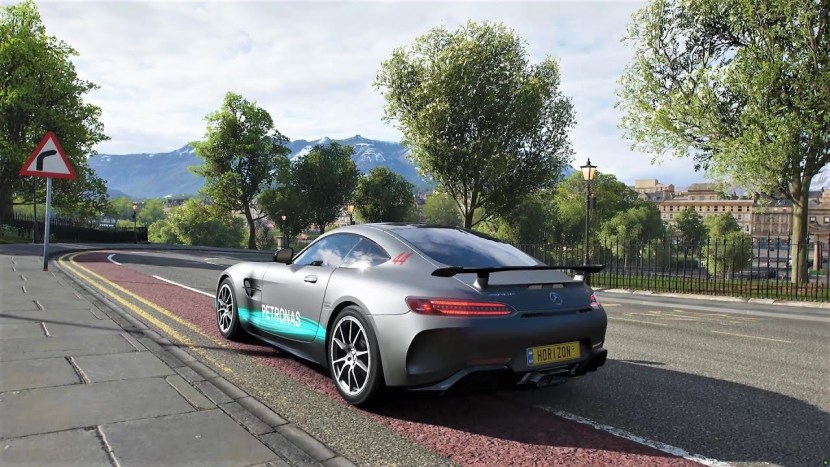 Forza Horizon 5 BMW M8