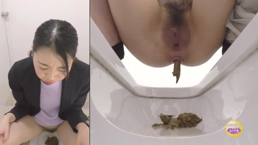 Elderly women pierce in the toilet