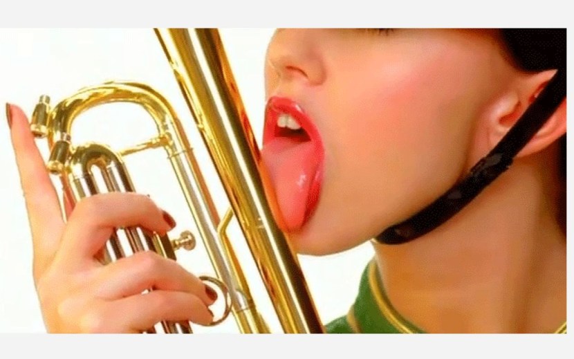 Rene Sauten dealec Naked in the cinema