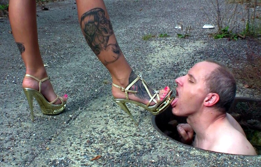 Lady chantal cruelty naked